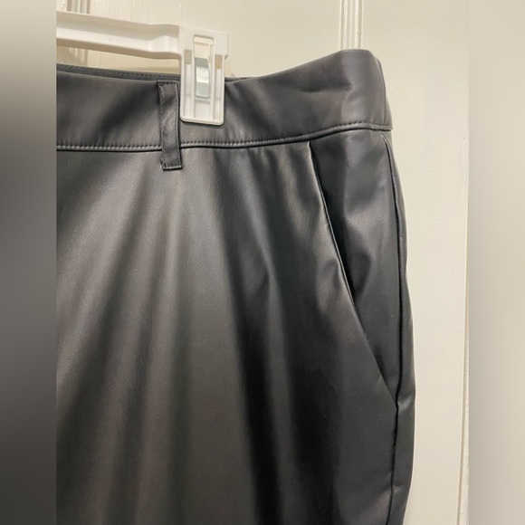 NWT Nili Lotan for Target black faux leather pants. Size 20/22W - Picture 4 of 7